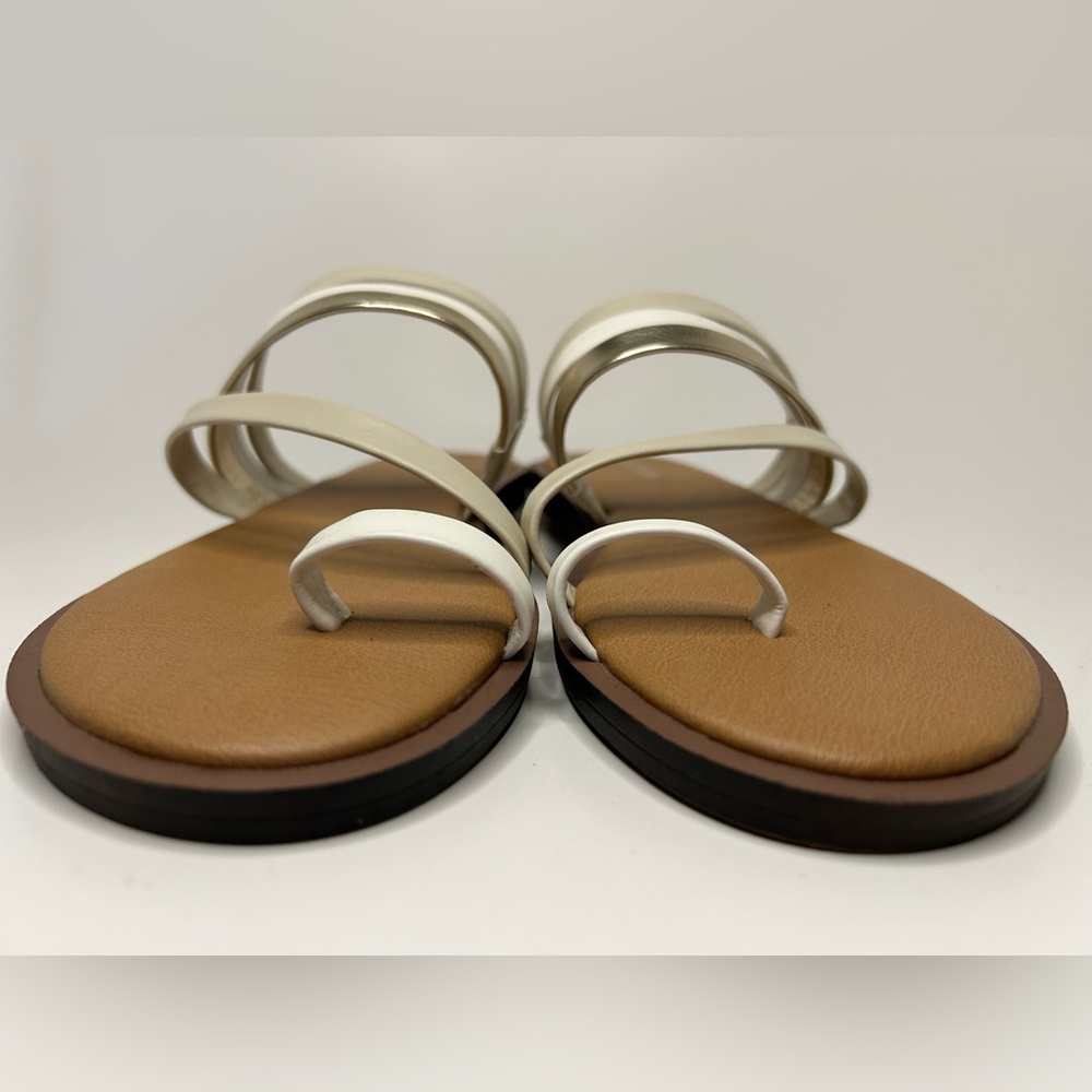 Reaction Kenneth Cole Slip On Beige Gold White Flat Sandal Size 8.5 - Picture 3 of 6
